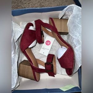 Universal Thread Block Heel Burgundy